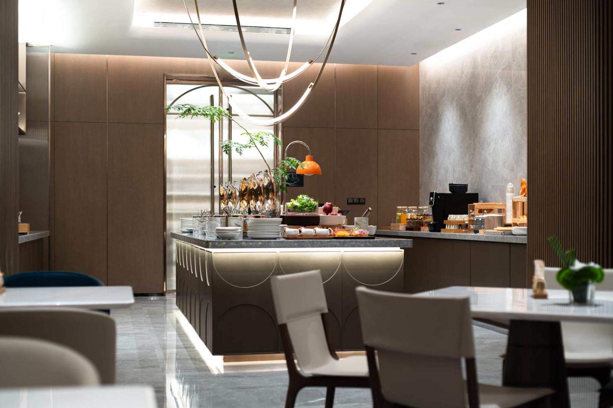 Atour Pudong Jinqiao Metro Station Hotel 4*