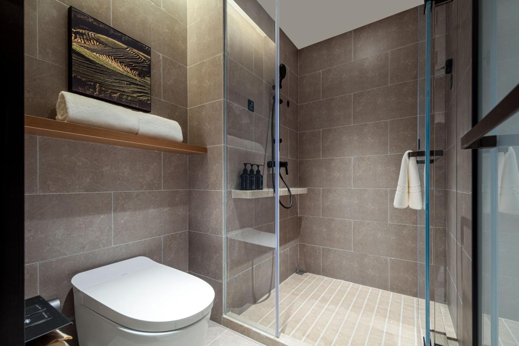 Atour Pudong Jinqiao Metro Station Hotel 4*